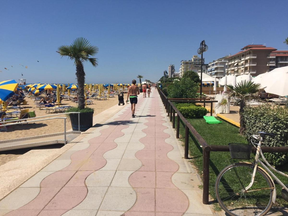 Residence Alba D'Oro Solo Famiglie Lido di Jesolo Exteriör bild